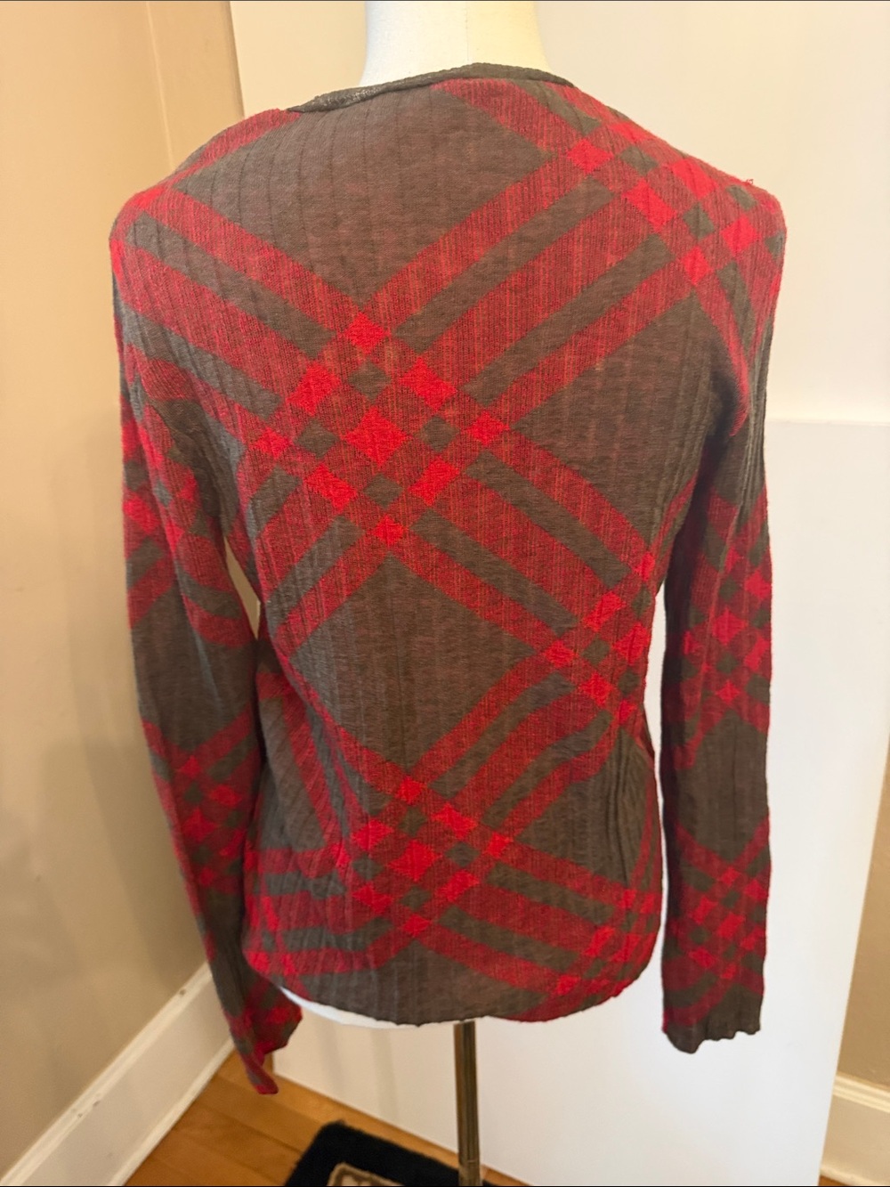 Authentic NWT Burberry Checked Cardigan Large women’s - Picture 8 of 15